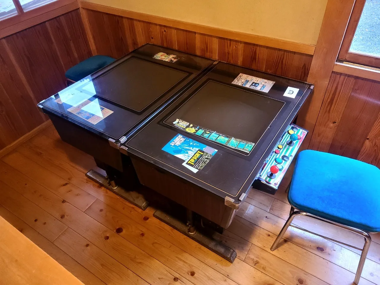 テーブル媒体のゲーム機